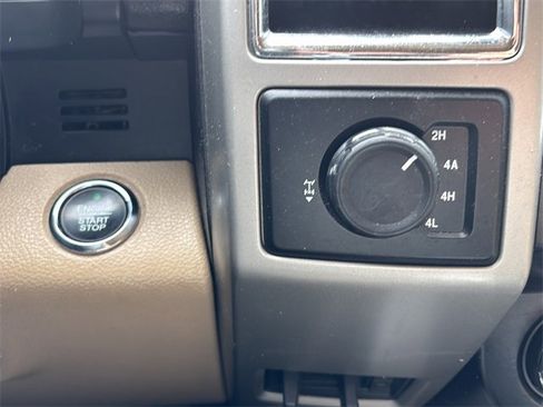 Used 2015 Ford F150 Lariat image 30