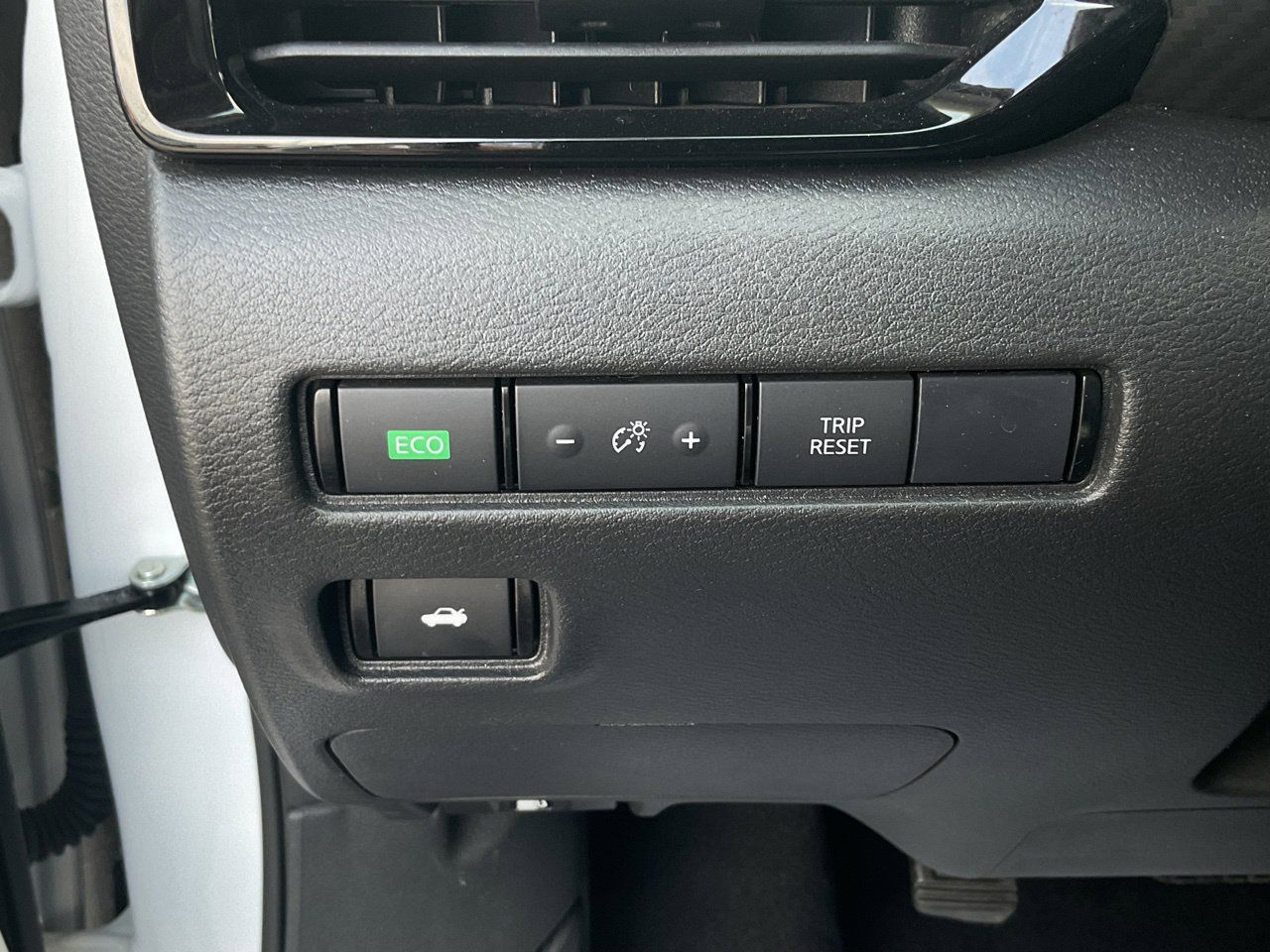 Used 2025 Nissan Sentra SV FWD image 21