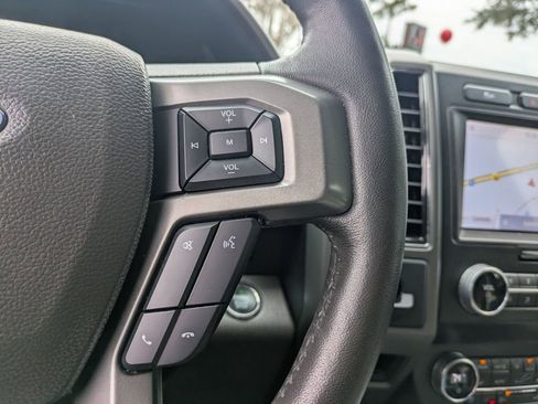 Used 2021 Ford Expedition XLT image 28