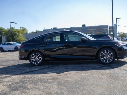 New 2025 Acura Integra image 2