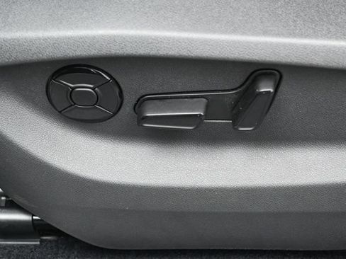Used 2025 Volkswagen Tiguan SE R-Line AWD/4WD image 10