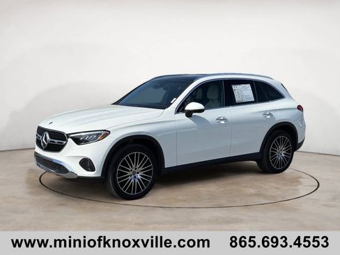 Used 2025 Mercedes-Benz GLC 300 4MATIC image 7
