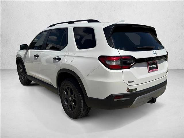 Used 2024 Honda Pilot TrailSport image 8