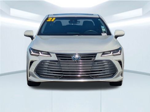 Used 2021 Toyota Avalon Limited image 10