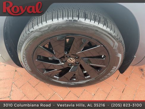 Certified 2026 Volkswagen Atlas SE w/ Panoramic Sunroof Package FWD image 6