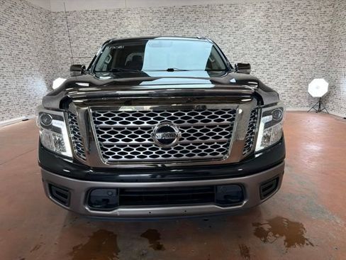 Used 2019 Nissan Titan Platinum Reserve AWD/4WD image 2