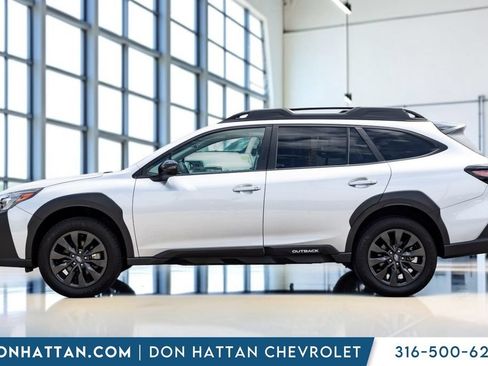 Used 2025 Subaru Outback Onyx Edition AWD/4WD image 2