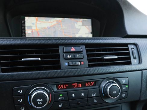 Used 2013 BMW M3 Convertible image 32