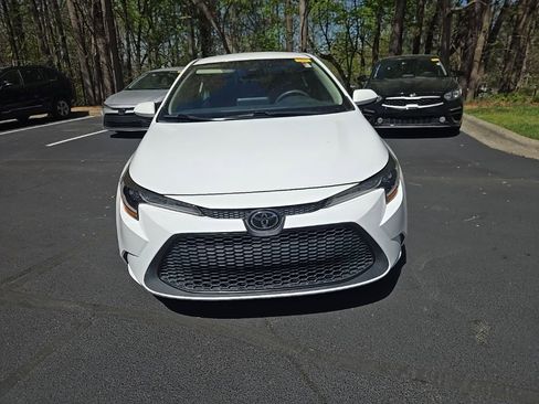 Used 2021 Toyota Corolla LE image 12