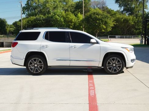 Used 2017 GMC Acadia Denali w/ Technology Package FWD image 6