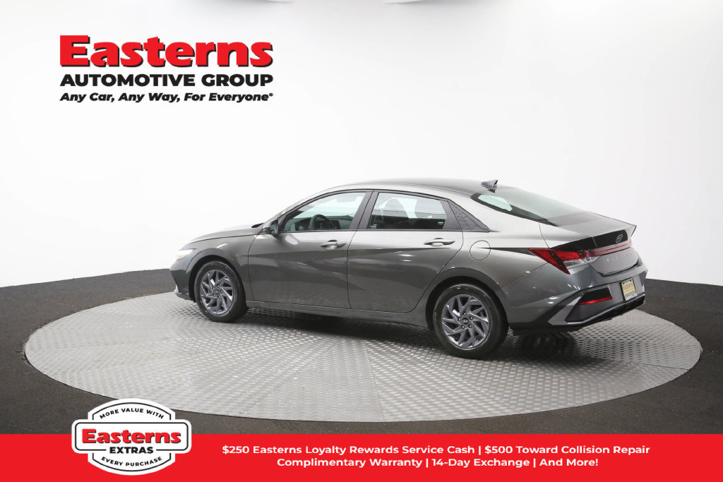 Used 2024 Hyundai Elantra SEL FWD image 62