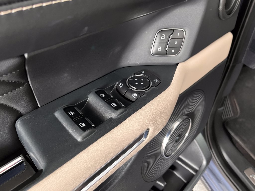 Used 2023 Ford Expedition Platinum AWD/4WD image 20
