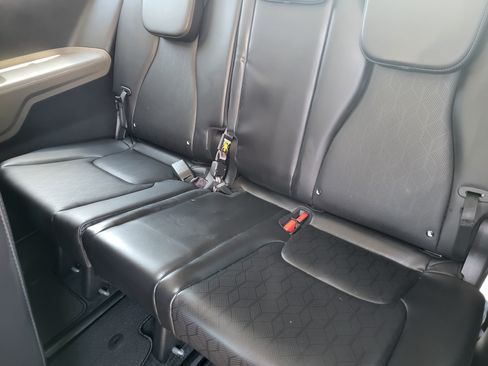 Used 2026 Kia Carnival EX FWD image 23