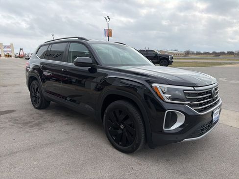 Used 2024 Volkswagen Atlas SE image 7