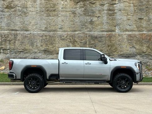 Used 2024 GMC Sierra 3500 AT4 w/ Technology Package image 8