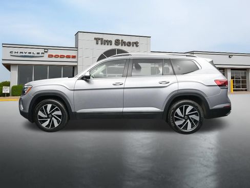 Used 2025 Volkswagen Atlas SEL AWD/4WD image 2