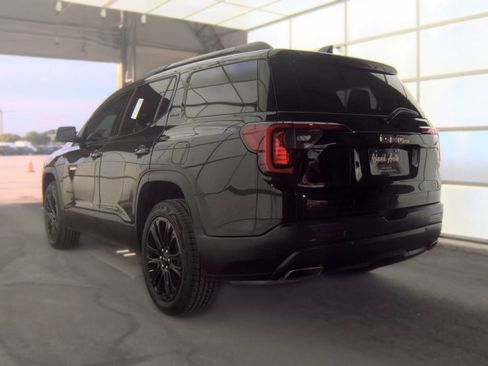 Used 2023 GMC Acadia SLE w/ Elevation Edition FWD image 2