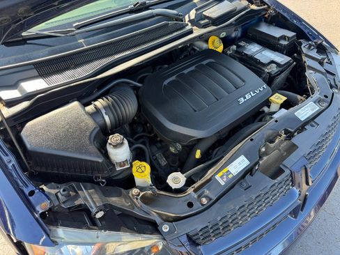 Used 2016 Dodge Grand Caravan R/T w/ Driver Convenience Group FWD image 26