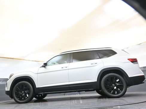 New 2026 Volkswagen Atlas SE image 42