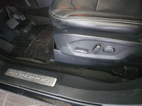 Used 2018 Ford Explorer Limited AWD/4WD image 22