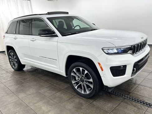 Used 2024 Jeep Grand Cherokee Overland w/ Adv Protech Group III image 6