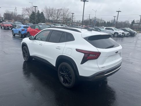 Used 2024 Chevrolet Trax ACTIV image 2