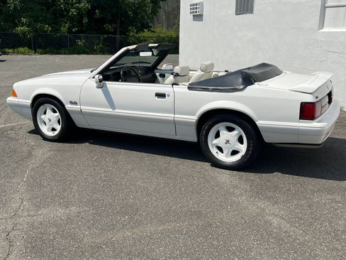 Used 1993 Ford Mustang LX image 3