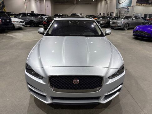Used 2017 Jaguar XE Premium image 2