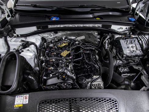Used 2024 Porsche Macan w/ Premium Plus Package AWD/4WD image 45