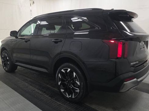Used 2025 Kia Sorento EX AWD/4WD image 3