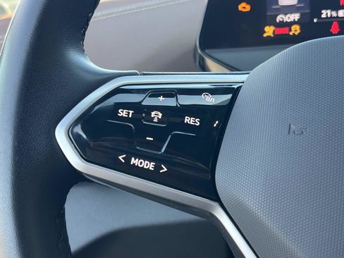 Certified 2023 Volkswagen ID.4 Pro image 9