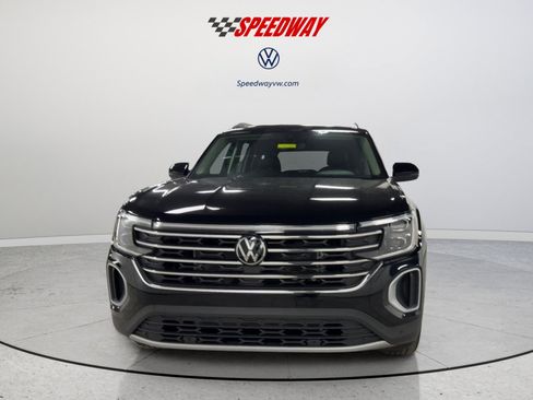 New 2026 Volkswagen Atlas SE image 2