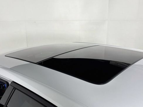 Used 2020 Chrysler 300 Touring L w/ Value Package AWD/4WD image 19