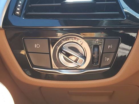 Used 2018 BMW 530e w/ Premium Package 2 RWD image 22