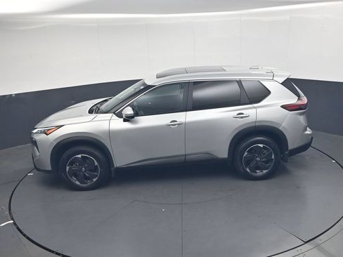 Used 2025 Nissan Rogue SV w/ SV Premium Package FWD image 40