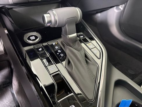 New 2026 Kia Niro EX FWD image 32