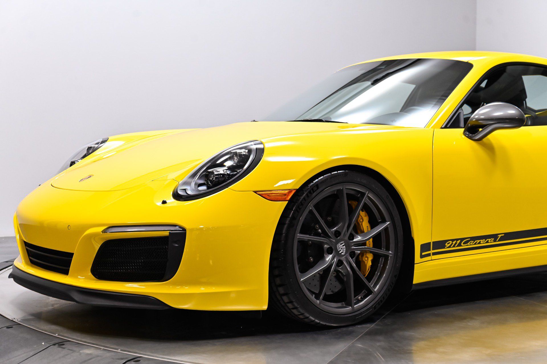 Used 2018 Porsche 911 Carrera T RWD image 4