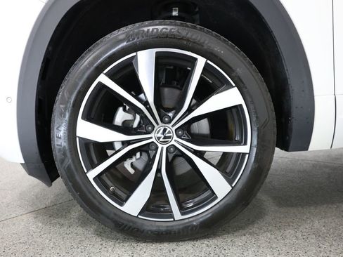 Used 2024 Volkswagen Atlas SEL Premium R-Line AWD/4WD image 5