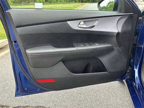 Used 2022 Kia Forte LXS image 11