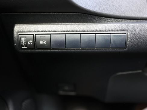 Used 2020 Toyota Corolla Hatchback image 32