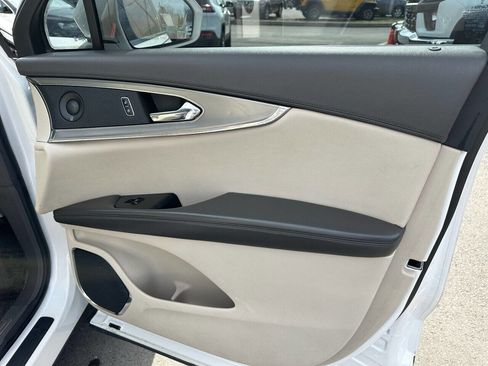 Used 2016 Lincoln MKX Select w/ Select Plus Package image 18