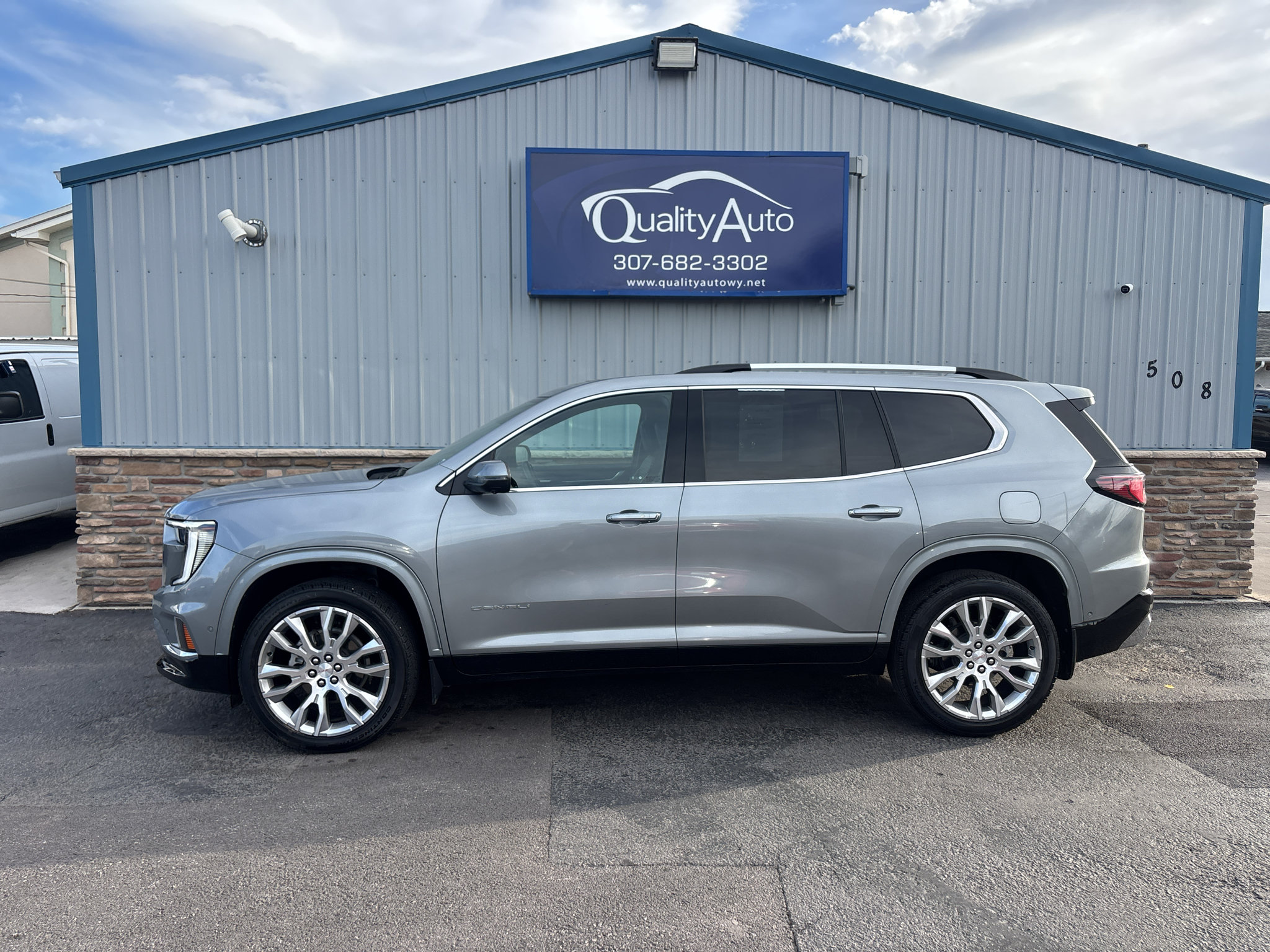 Used 2024 GMC Acadia Denali w/ Super Cruise Package AWD/4WD image 1
