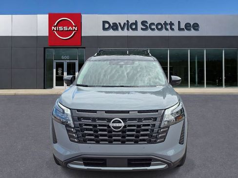 Used 2026 Nissan Pathfinder Platinum w/ Cargo Package FWD image 2