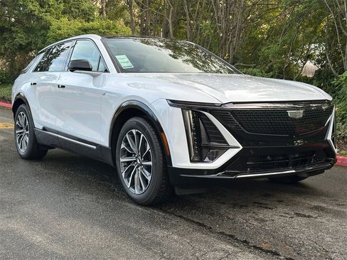 New 2026 Cadillac Lyriq Sport image 7