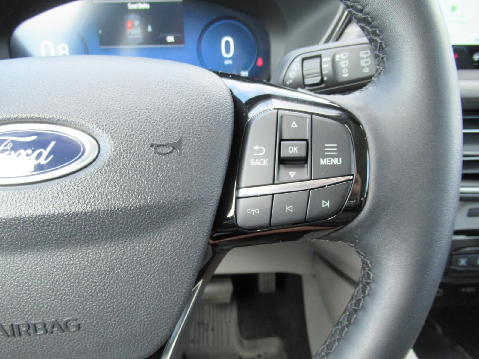Used 2025 Ford Escape Platinum w/ Premium Technology Package AWD/4WD image 26