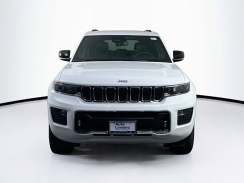 Used 2023 Jeep Grand Cherokee Overland w/ Luxury Tech Group IV AWD/4WD image 2