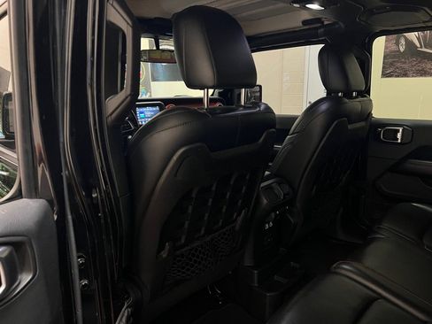 Used 2018 Jeep Wrangler Unlimited Rubicon w/ Steel Bumper Group image 32