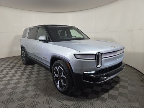 Used 2024 Rivian R1S Adventure AWD/4WD image 7