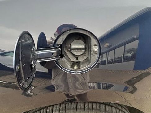 Used 2017 Chevrolet Traverse LT image 27