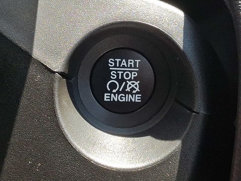 Used 2020 Jeep Compass Latitude w/ Popular Equipment Group AWD/4WD image 19